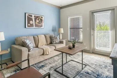 Image de Landing | Spectacular 2bd, Pool, Gym