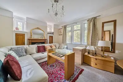 Image de Spacious 4-bed, 4-bath home with garden and parking