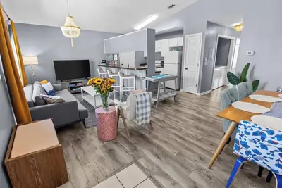 Image de Cozy Home Near Beach | Pets, Bikes, Fenced Yard