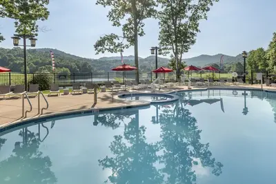 Image de Roanoke Ada Room | Park View + Resort Amenities