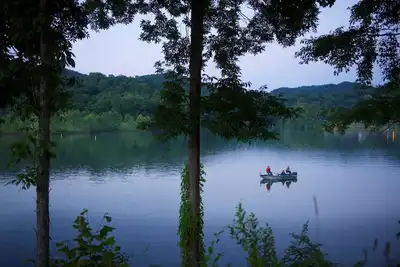 Image de Lakeside Lodge Room | Lakeview | Pets Allowed