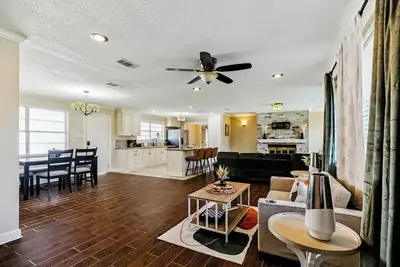 Image de 4-bedroom Cozy Home in Gonzales