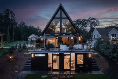 Image de Midnight Raven Lake House - luxury a-frame w/ boat