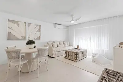 Image de Island Villa Boho Coastal Escape by the Waterfront