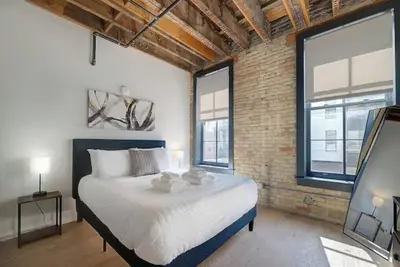 Image de Cw 1 Bed Walker's Point Cream City Luxury