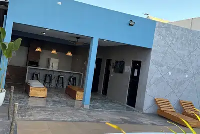 Image de Cozy Rustic Retreat with pool, gourmet area, 2 bedrooms with 16 beds