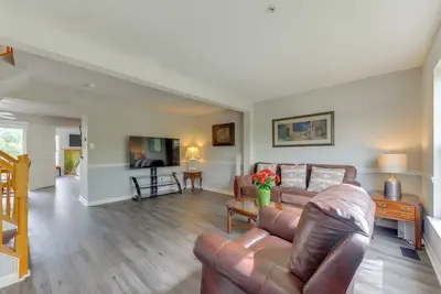 Image de Close to Hospital & White Marsh! Rosedale Townhome