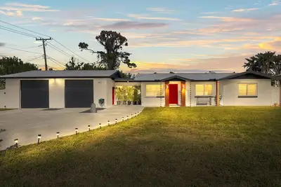 Pet-Friendly Stay 4miles to Beach