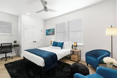 Image de Colorful & Spacious ~ 5 Location ~ 5m Downtown