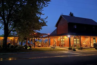 Image de Leech Lake Waterfront Home, Panoramic Views 3bd/2ba and swinging firepit chairs.