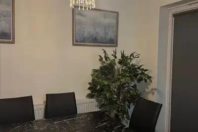 Image de Cosy home, perfect for work contractors and families found in Kettering.