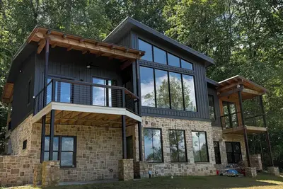 Image de Modern Mountain Getaway Above the Clouds