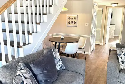 Image de Charming 1-bedroom townhome in fabulous Surfside Beach, 5 mins from the beach!