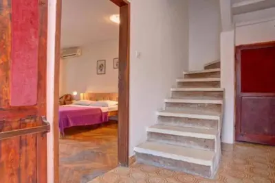 Image de Quaint & Affordable Stay in Budva Traditional Stone House - Family Room 2