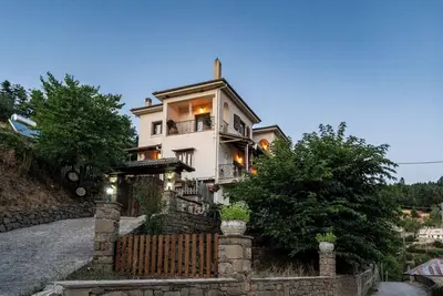 Image de Aelion Escape – Nature Hideaway with Stunning Mountain Views