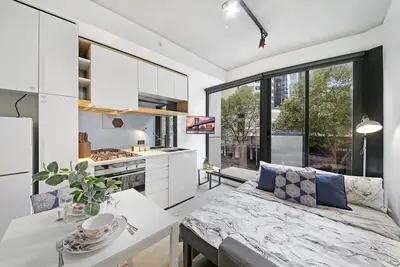 Image de Pet-Friendly, Modern 2br Apt, Walk to Central