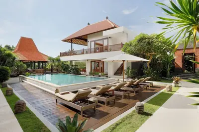 Image de A grand 9-bedroom villa, Canggu