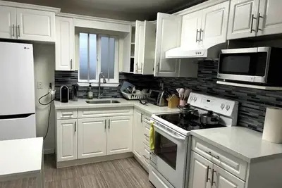 Image de Vancouver Cozy 2-Bedroom Suite with Private Access