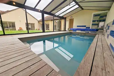 Image de Gîte Tourangelle avec Piscine Intérieure, Wifi, Jardin