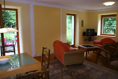 Image de Tour of the Pfeiferhaus https://cdn10. 3dswissmedia. com/360/hauspfeifer/