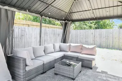 Image de Enchanting 3 full beds, 1 full bath stay in vibrant Houston Downtown near Nrg