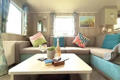 Image de Roulotte-Moderne-Salle de bain privée-Vue sur Parc-Seaside Hideaway