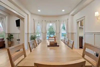 Image de Newly remodeled, gorgeous 1905 home in the heart of sweet Laramie, Wy