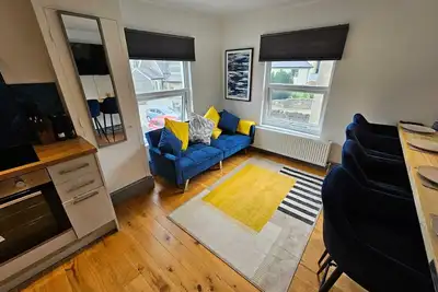 Image de Appartement-Moderne-Salle de bain privée-Vue sur Rue