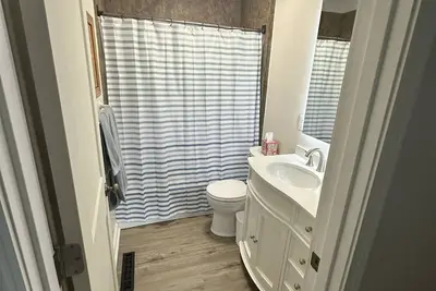 Image de Remodeled 3br Home Near Onu