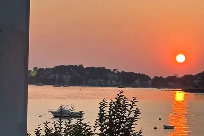 Image de Spacious 5-bedroom house on the bay in Hull