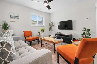 Image de 7 Min walk to Golden Belt - 4 Min Drive to Downtown - 7 to Duke