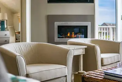 Image de Waterfront Cottage in Town!