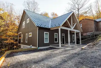 Image de Nf72: New! Walk to Slopes, 3 King Suites, Hot Tub. Firepit