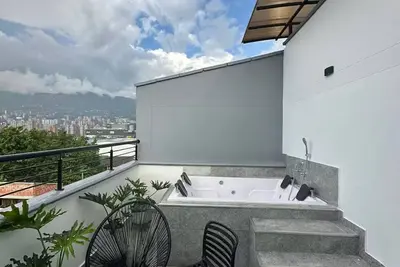 Image de Terraza con jacuzzi y vista increíble