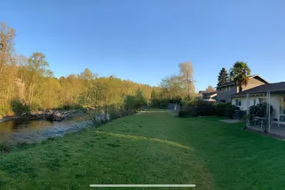 Image de Quiet Riverside Retreat 3bd/2ba