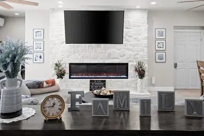 Image de Spacious 5-bedroom cozy cabin with backyard oasis in heart of Payson!