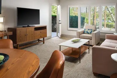 Image de Charming 1-bedroom Villa Perfect for Stagecoach! !