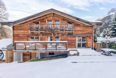Image de Chalet moderne et chaleureux de 4 chambres proche du centre de Chamonix