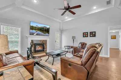 Image de Peaceful 4br house in charming Columbus - Hot-tub+Gameroom+TVs in every room!