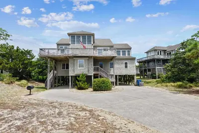 Image de Bridger, Ships Watch Community in Duck, Nc