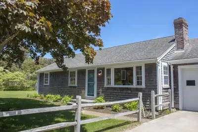 Image de 48 Lovers Lane - Trois Chambres Maison, Couchages 8