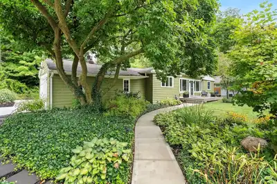 Image de Dragonfly | A Modern Two-Bedroom Downtown Saugatuck Retreat