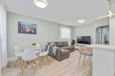 Image de Cozy East York Bungalow 15 minutes from Downtown