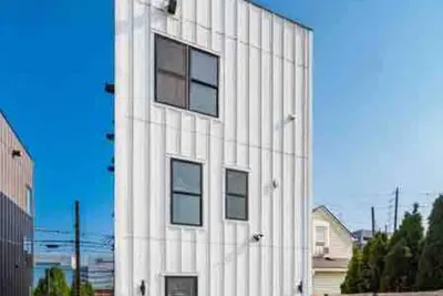 Image de Brand New Build, D-Town Views, must See! . ! . ! . ! . !