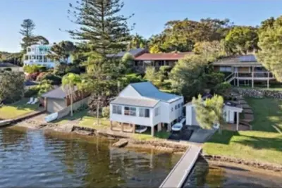 Image de Secluded Lake Hideaway