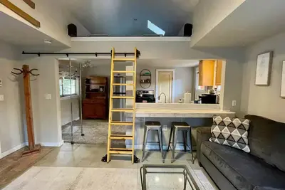 Image de The Bella/Walk to Hyde Park and Camels Back!