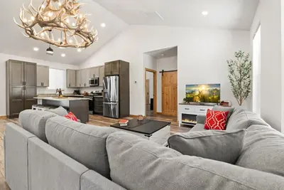 Image de Modern Meadow Cabin*A/C*Spacious*