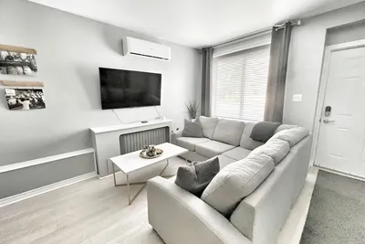 Image de Bright & Comfortable 2br Apartment in Windsor, On