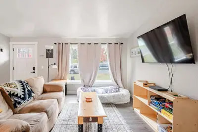 Image de Family & Pet Friendly Deer Park Gem full kitchen fenced backyard 3bd 2ba sleep 6