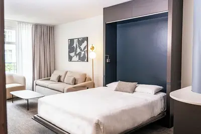 Image de 2 Modern Suites Perfect for Exploring Old Montreal Near Notre-Dame Basilica